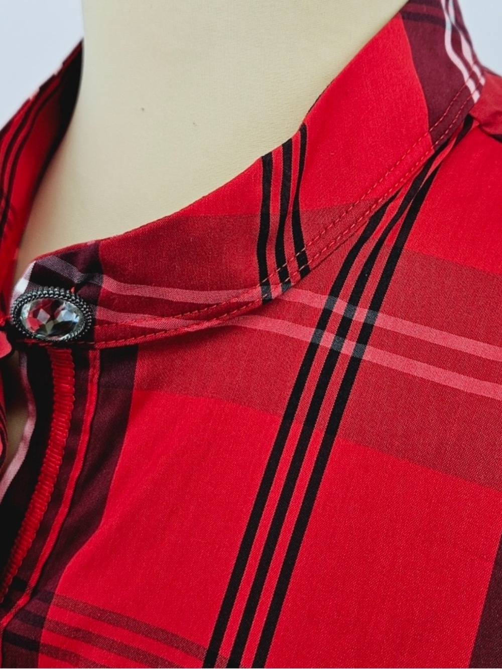 Chico's Red Plaid Crystal Bling Holiday Christmas Blouse Button Down 3 XL 16 18 - Picture 8 of 16